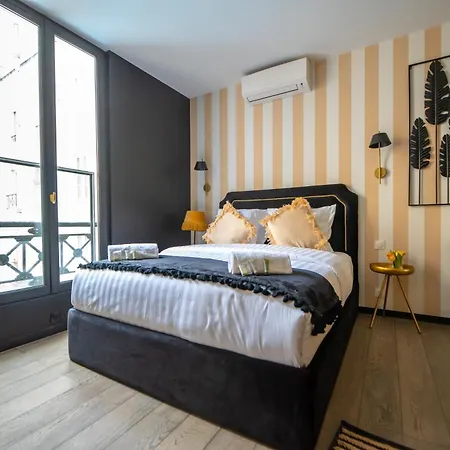 Monsieur Montmartre - Moulin Rouge Apartment *