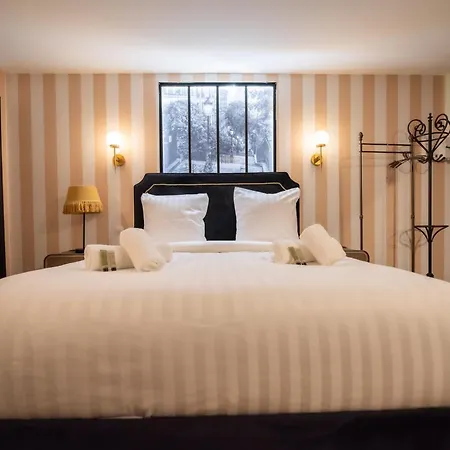 Monsieur Montmartre - Moulin Rouge Apartment