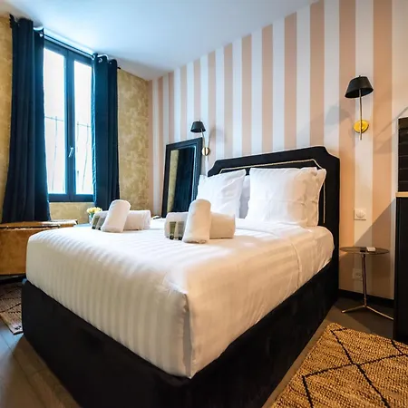 Monsieur Montmartre - Moulin Rouge Apartment *