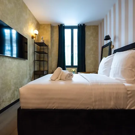 Monsieur Montmartre - Moulin Rouge Apartment Paris