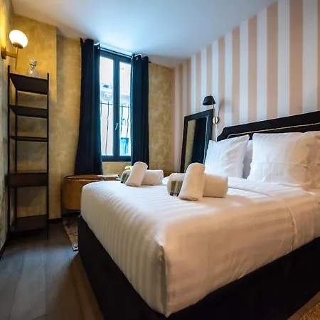 Monsieur Montmartre - Moulin Rouge Apartment Paris